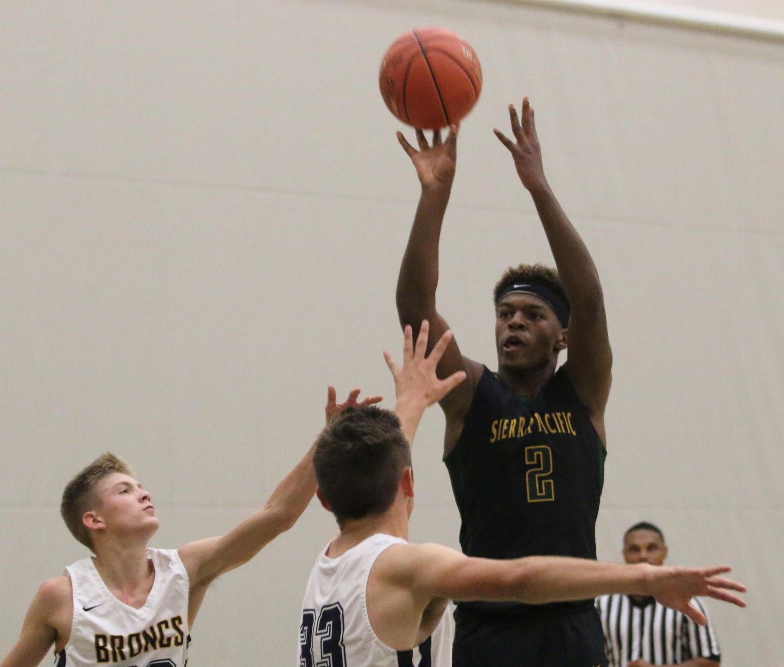 Golden Bears blow it open late